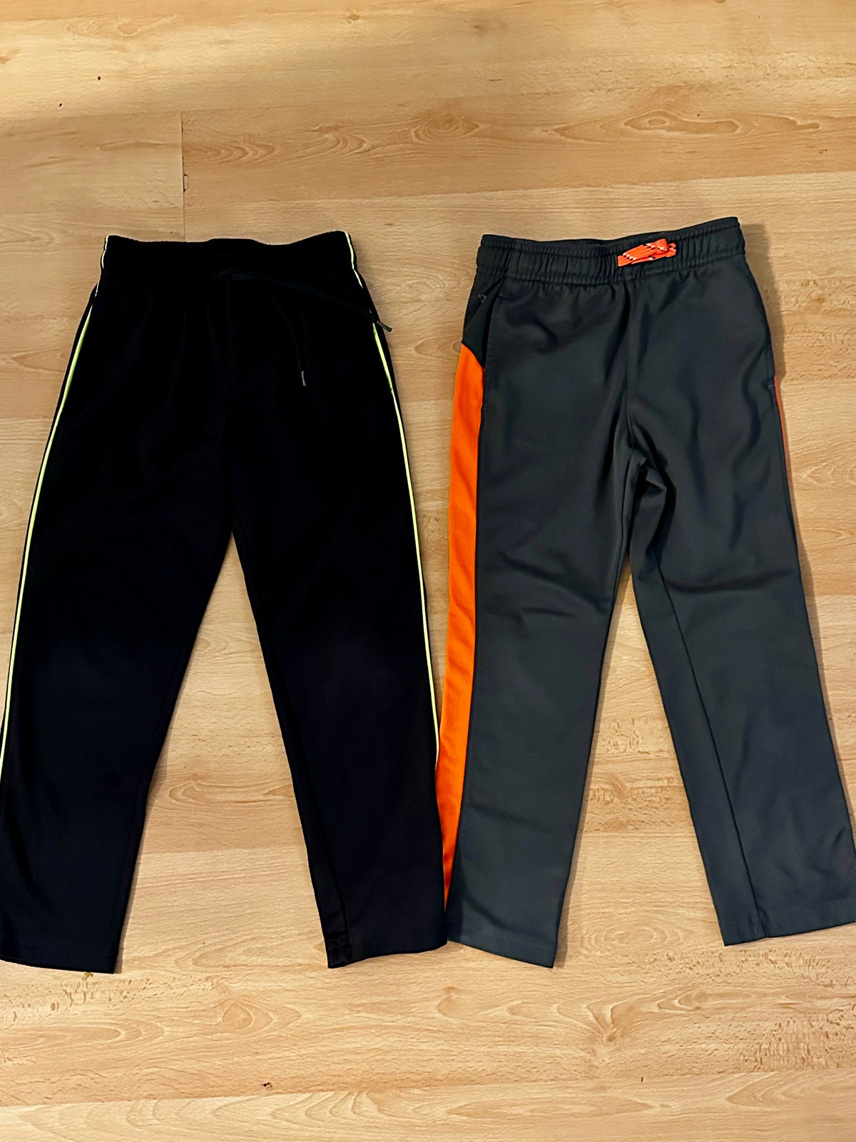 #171 Boy's 5T Sweatpants Bundle (4 Pairs)