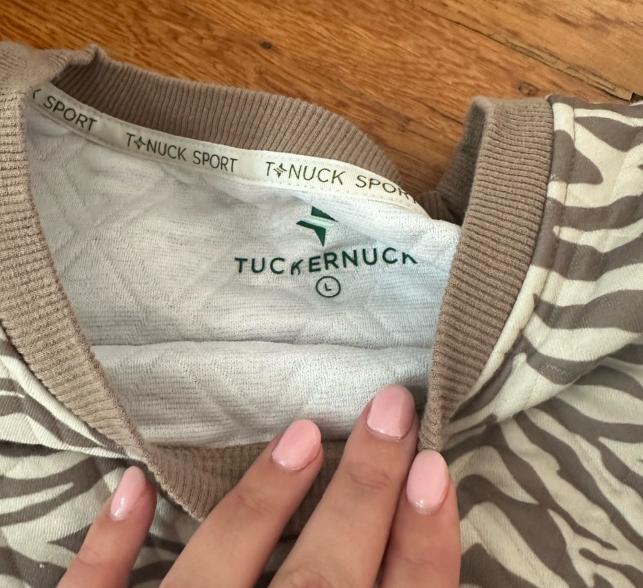 Large Tuckernuck Performance Pullover
