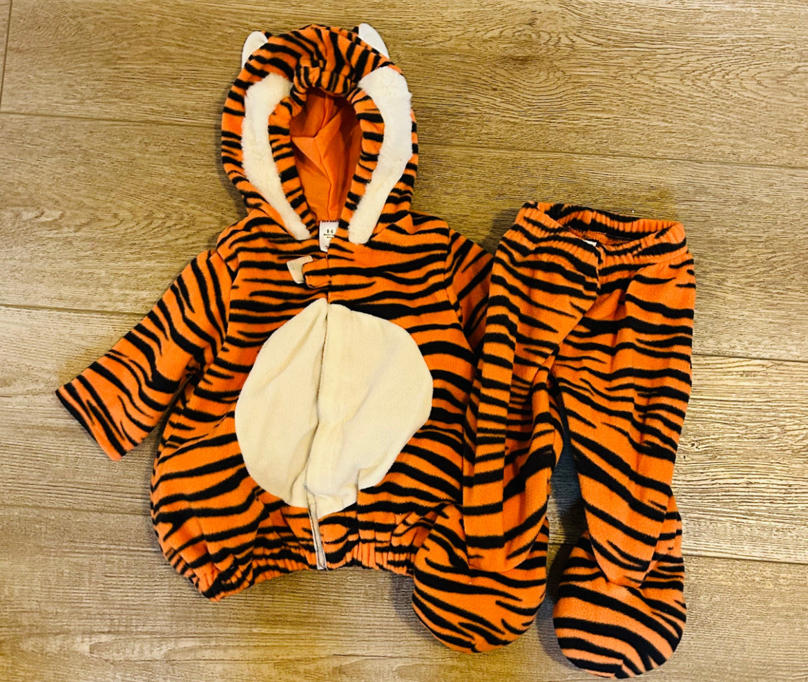 LOld Navy 0-6m Tiger Costume (also great for Bengals season!)