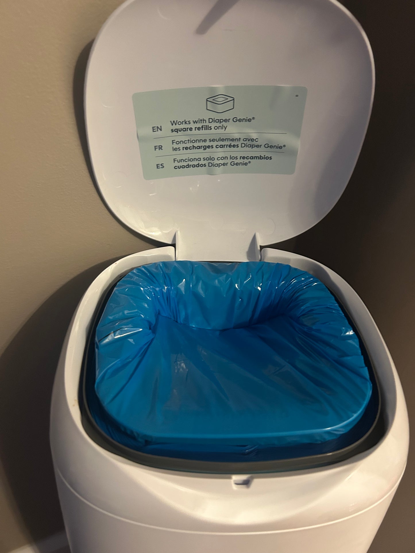 Seller 21 Munchkin diaper pail