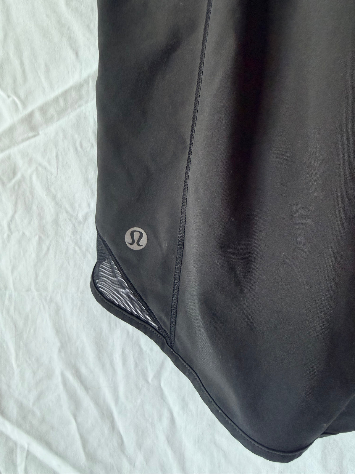#143 Lululemon Hotty-Hot black lined shorts women’s size 4