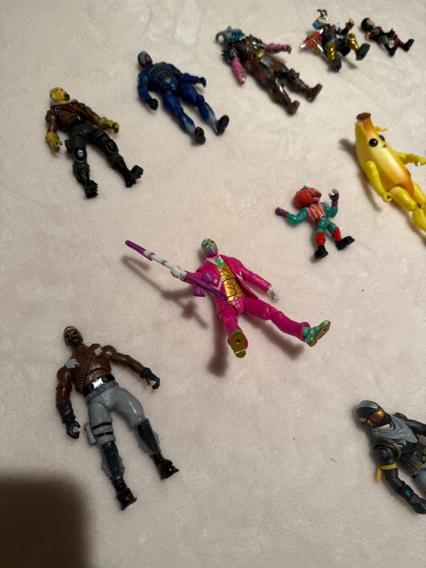 136 EUC Fortnite figures- 16 figures