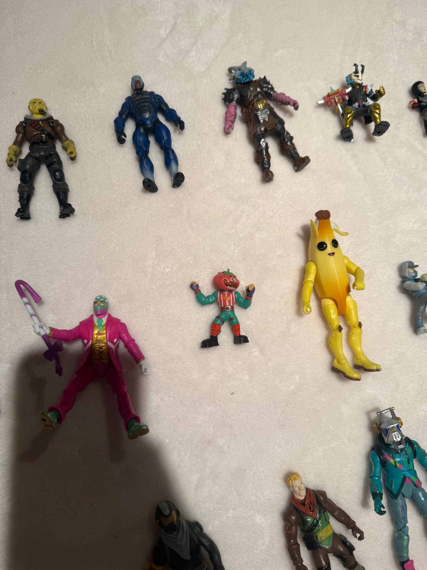 136 EUC Fortnite figures- 16 figures