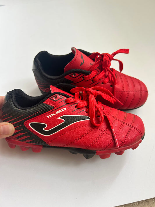 #70 Cleats Size 9.5