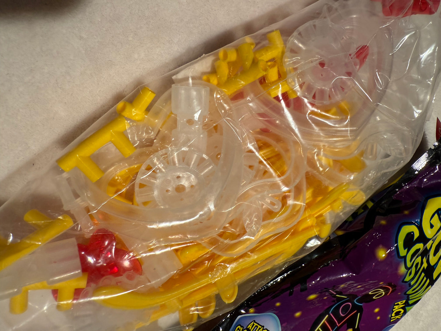 136 EUC 4t athletic leggings