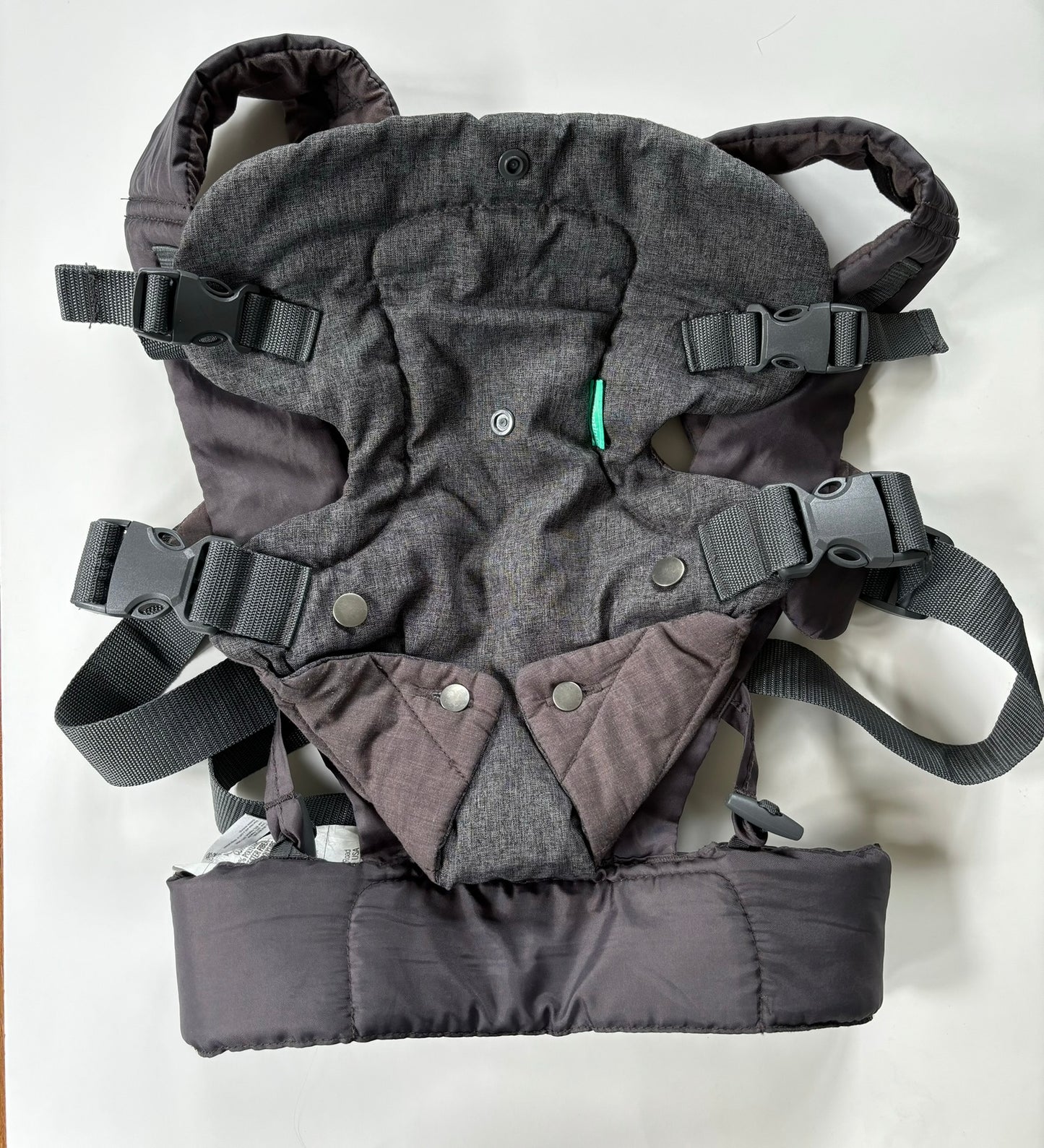 #101 Infantino Flip 4-In-1 Convertible Baby Carrier Gray Charcoal