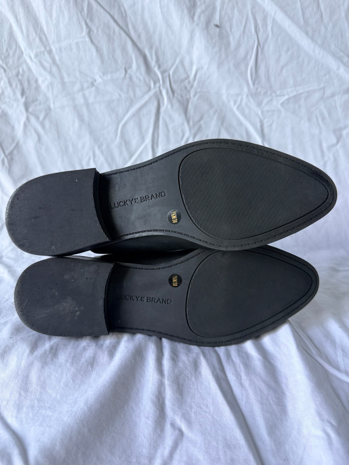 #143 Lucky Brand black leather slip-on mules women’s size 7.5