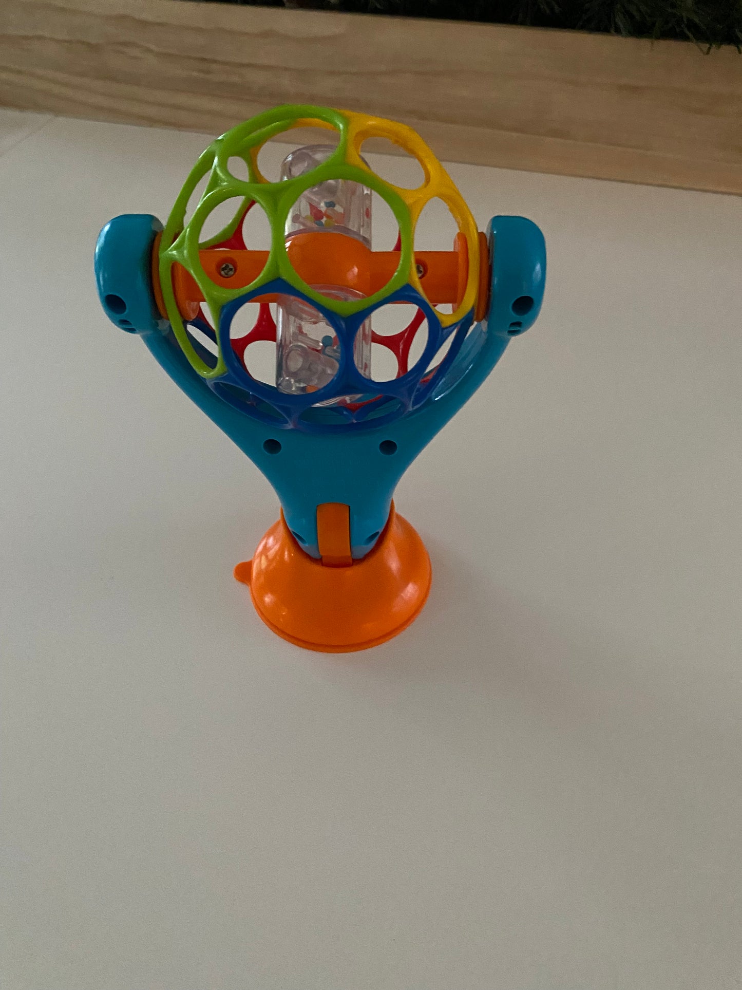 O Ball Grip and Play Suction Toy