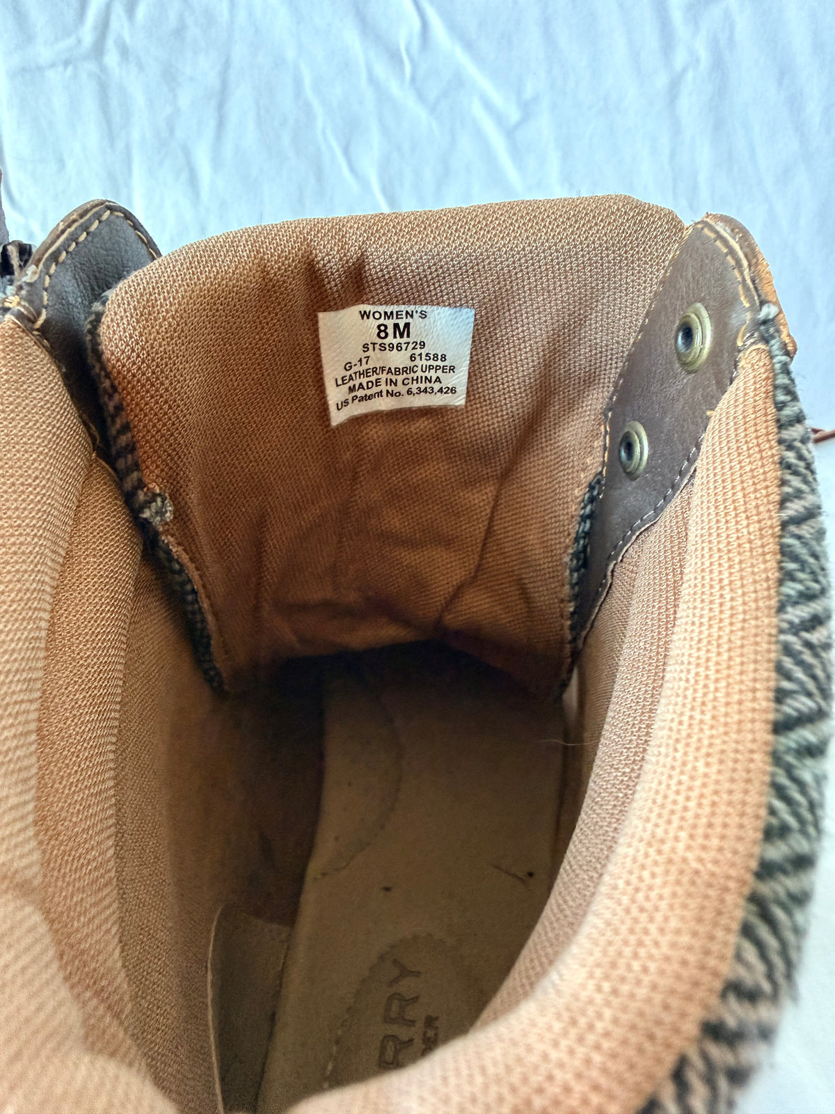 #143 Sperry moccasin-style lace-up leather boot women’s size 8