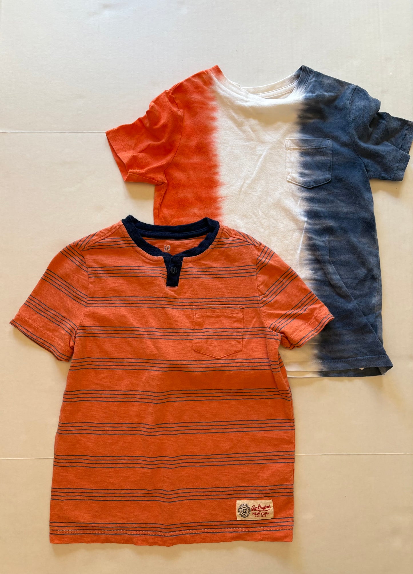 Seller 121 VGUC GAP Boys tshirts size small (6/7)