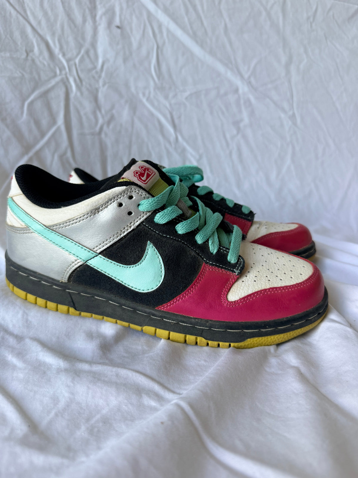 #143 Nike Dunk 6.0 retro low multicolor sneaker women’s size 7.5/mens size 9