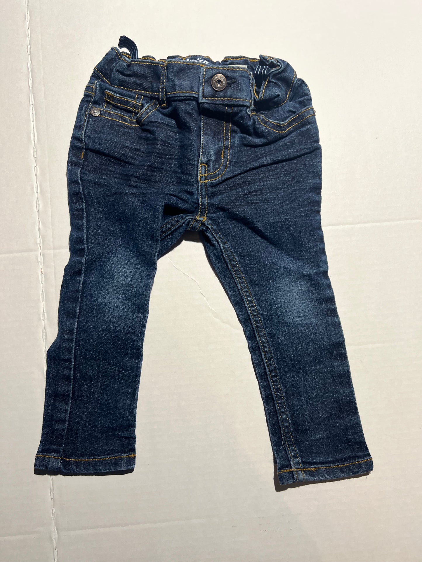 #98 Girls 18mo Oshkosh Skinny Jeans