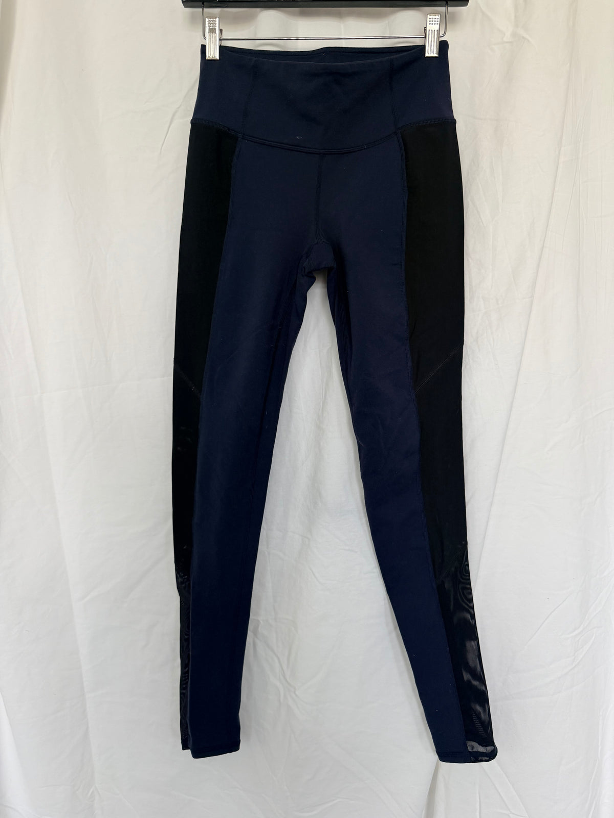 #143 Athleta navy/black leggings women’s size small (s)
