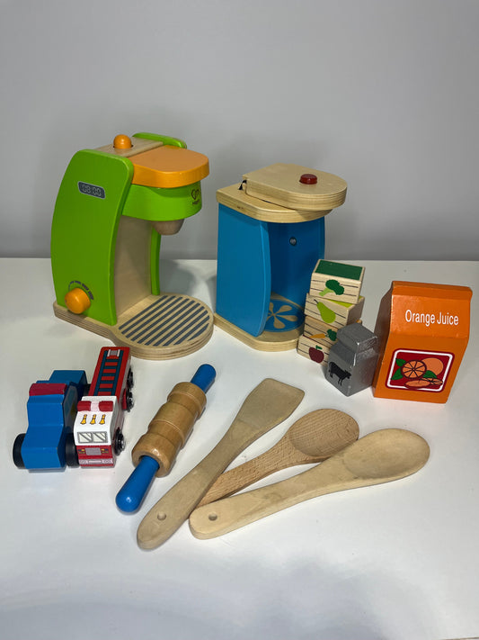 #7 bundle of wooden kitchen play food accessories