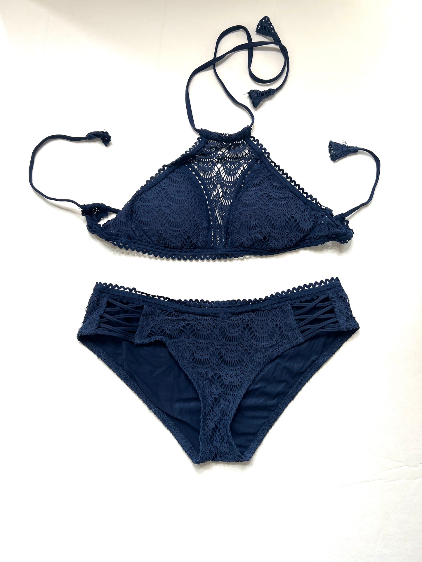 Women's Becca Bikini Size L (bottom tagged L, top tag cut out and may be a M)