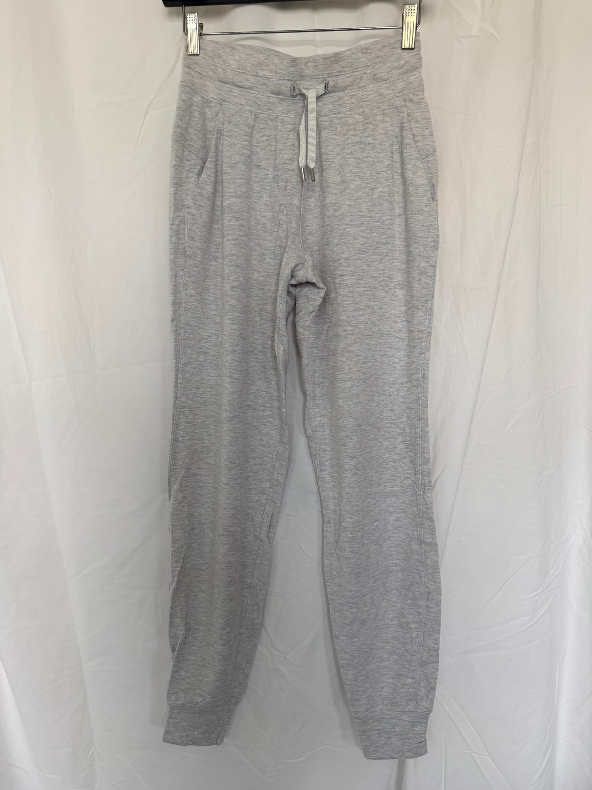 #143 Lululemon gray heather joggers women’s size 2
