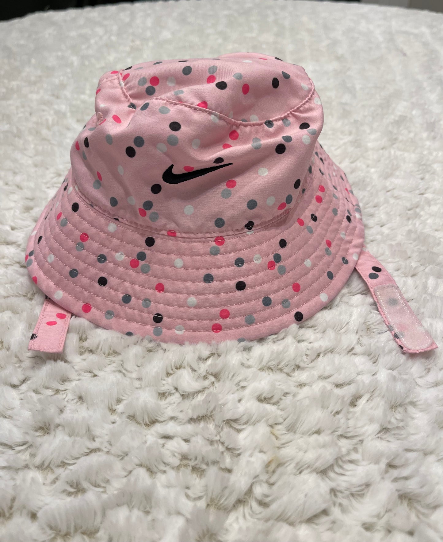 Nike infant bucket hat UPF 40+