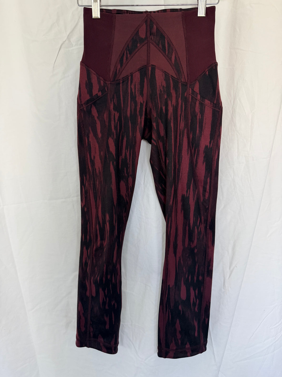 #143 Lululemon Glow Up super high rise crop leggings women’s size 0