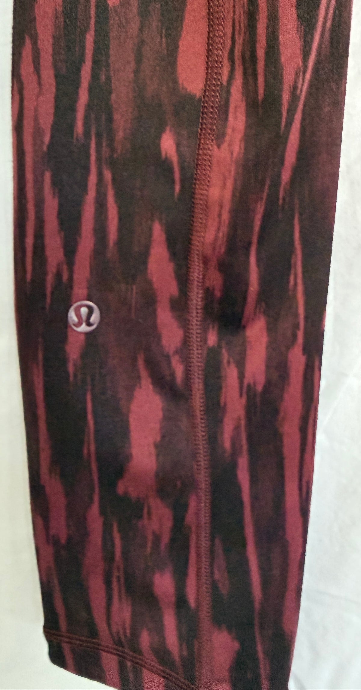 #143 Lululemon Glow Up super high rise crop leggings women’s size 0
