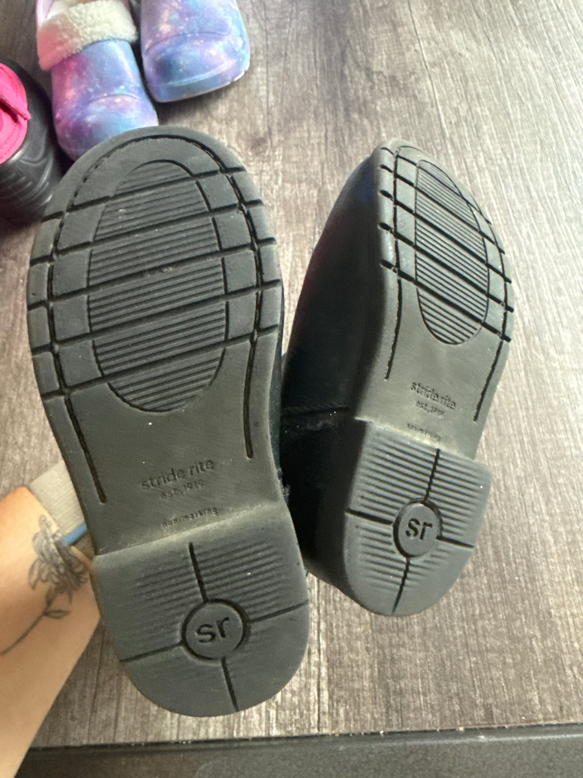 #145- Size 7 Girls Black Boots