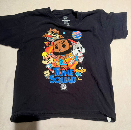 136 EUC pop figures space jam shirt boys M