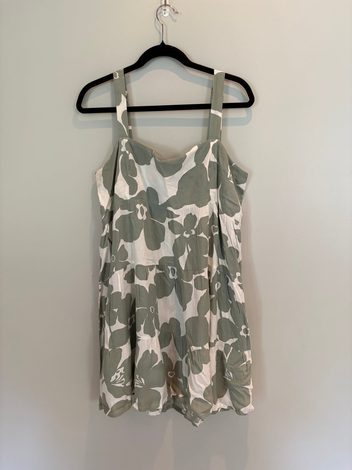 #28 REDUCED Women’s Volcom Dress - Size 10