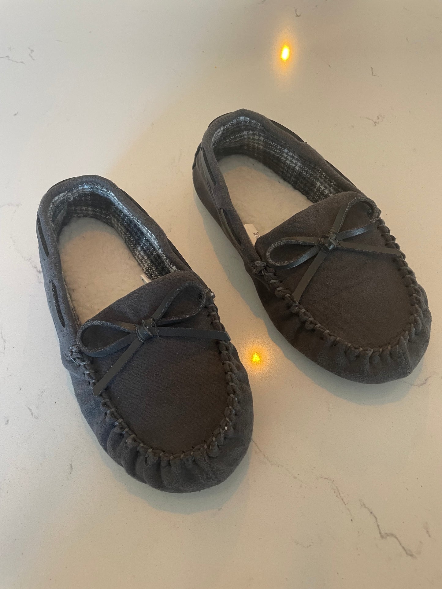 Boys Slippers - Size 11 45242