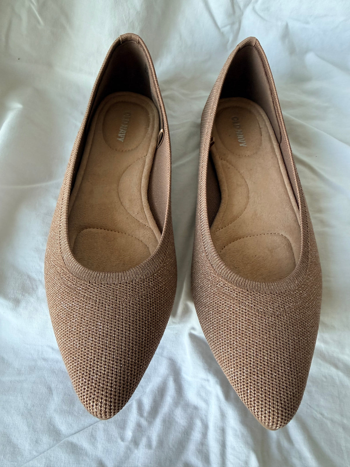 #143 Old Navy women’s pointed toe flats size 9