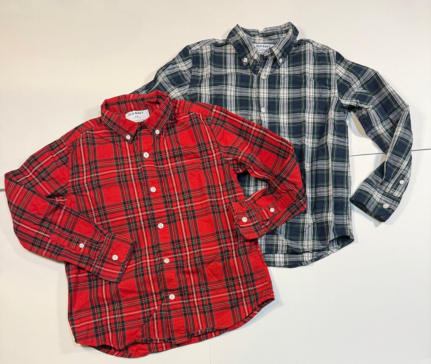 #180 Boys Medium 8 Bundle of Old Navy Plaid Button Downs and Tie - Red and Navy/Green