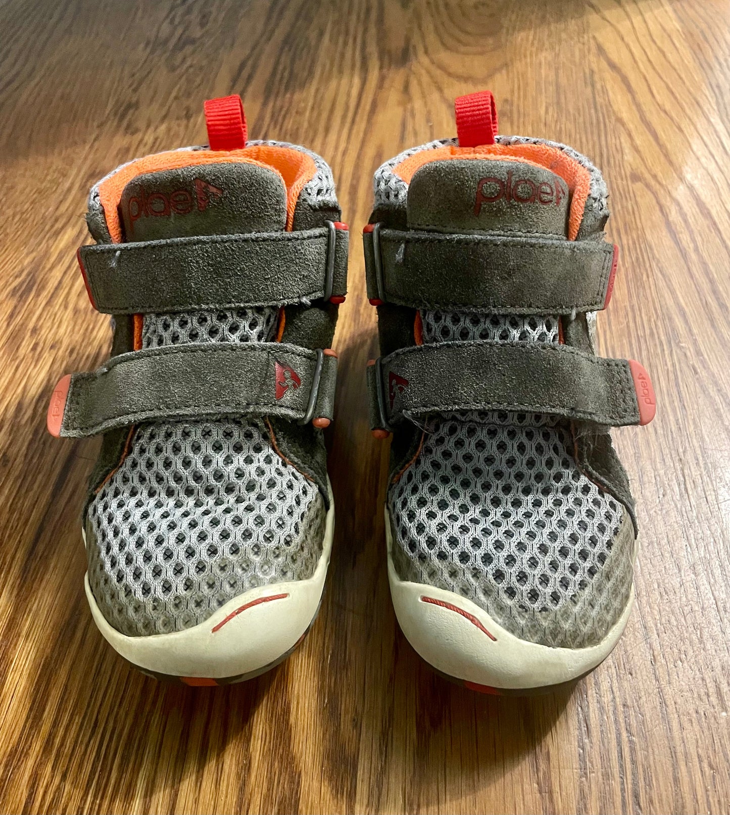 *reduced* Seller #71 Plae sneakers boys size 10