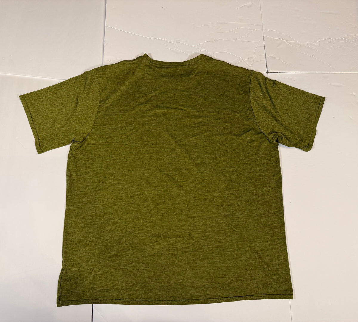 #141 Mens X Large Patagonia Green Bison Athletic Shirt