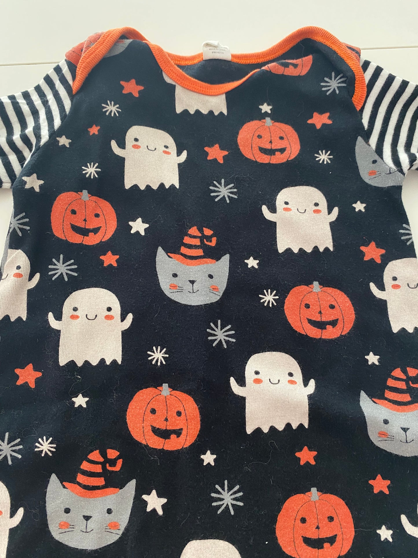#117- Girls 18M, Tesa Babe Black Halloween long onesie, VGUC