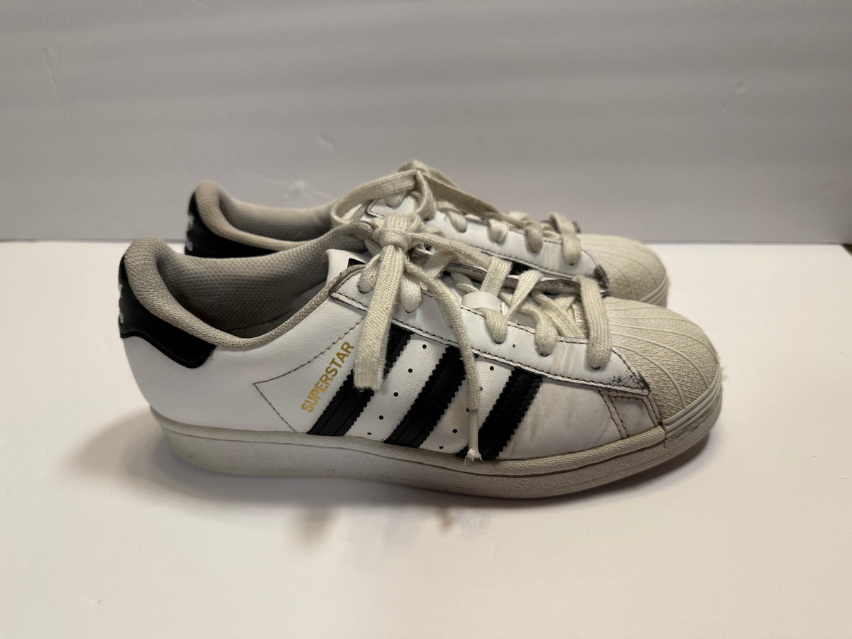 #141 Boys Shoe 4 Adidas White Sneakers