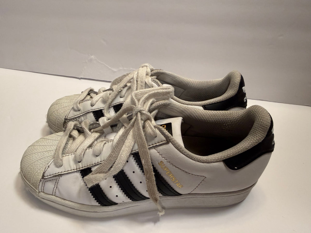 #141 Boys Shoe 4 Adidas White Sneakers