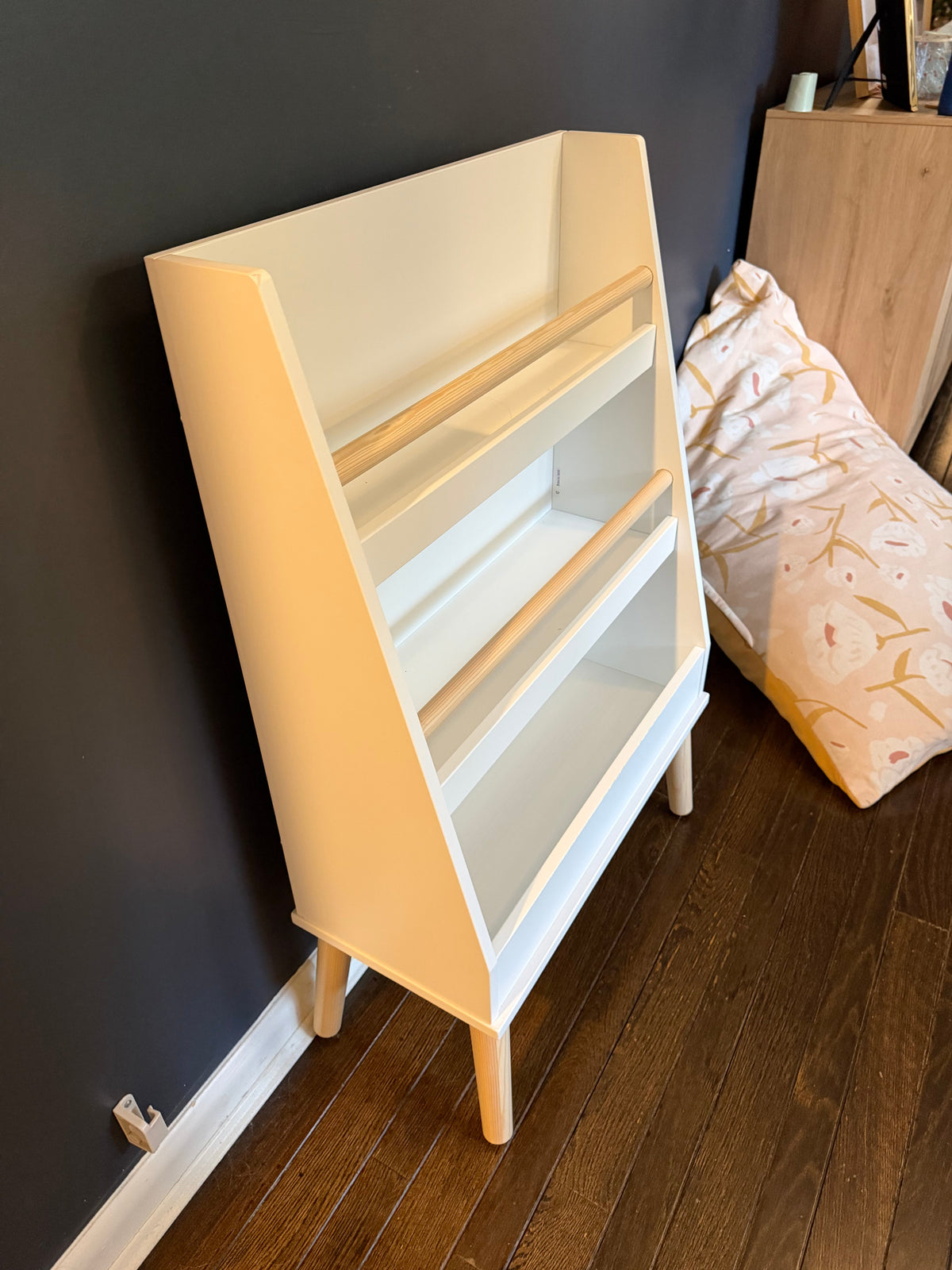 #117, Pillowford modern white 3 shelf bookshelf, VGUC