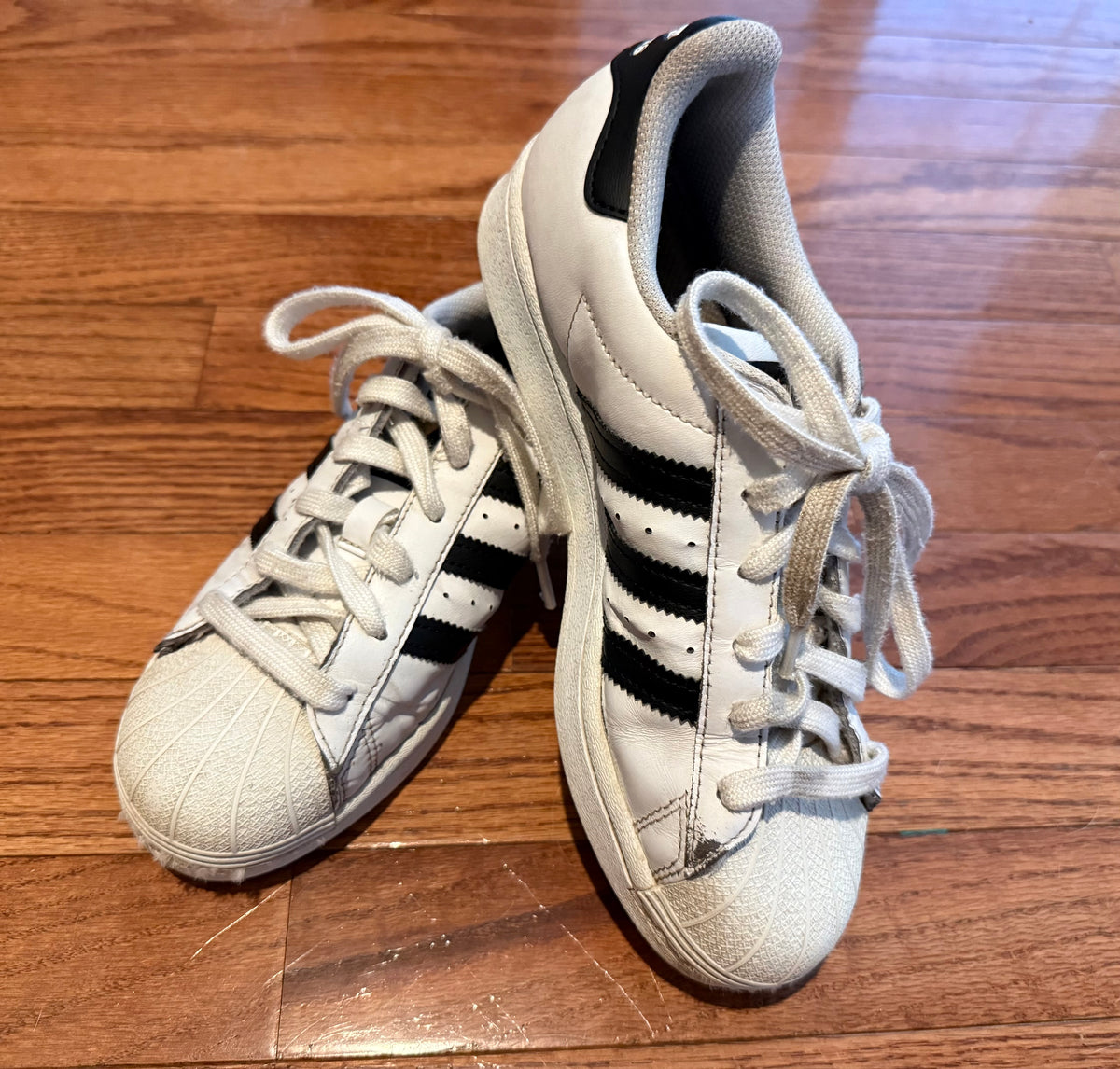 #141 Boys Shoe 4 Adidas White Sneakers
