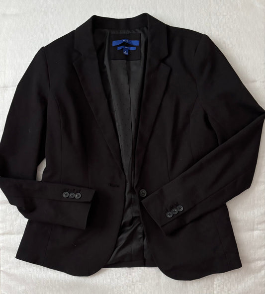 #70 women's black blazer size 6