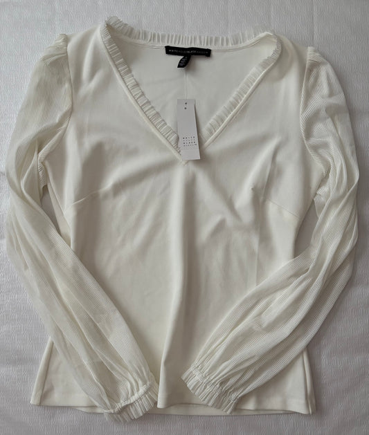 #70 White House black market blouse size small (new with tags)