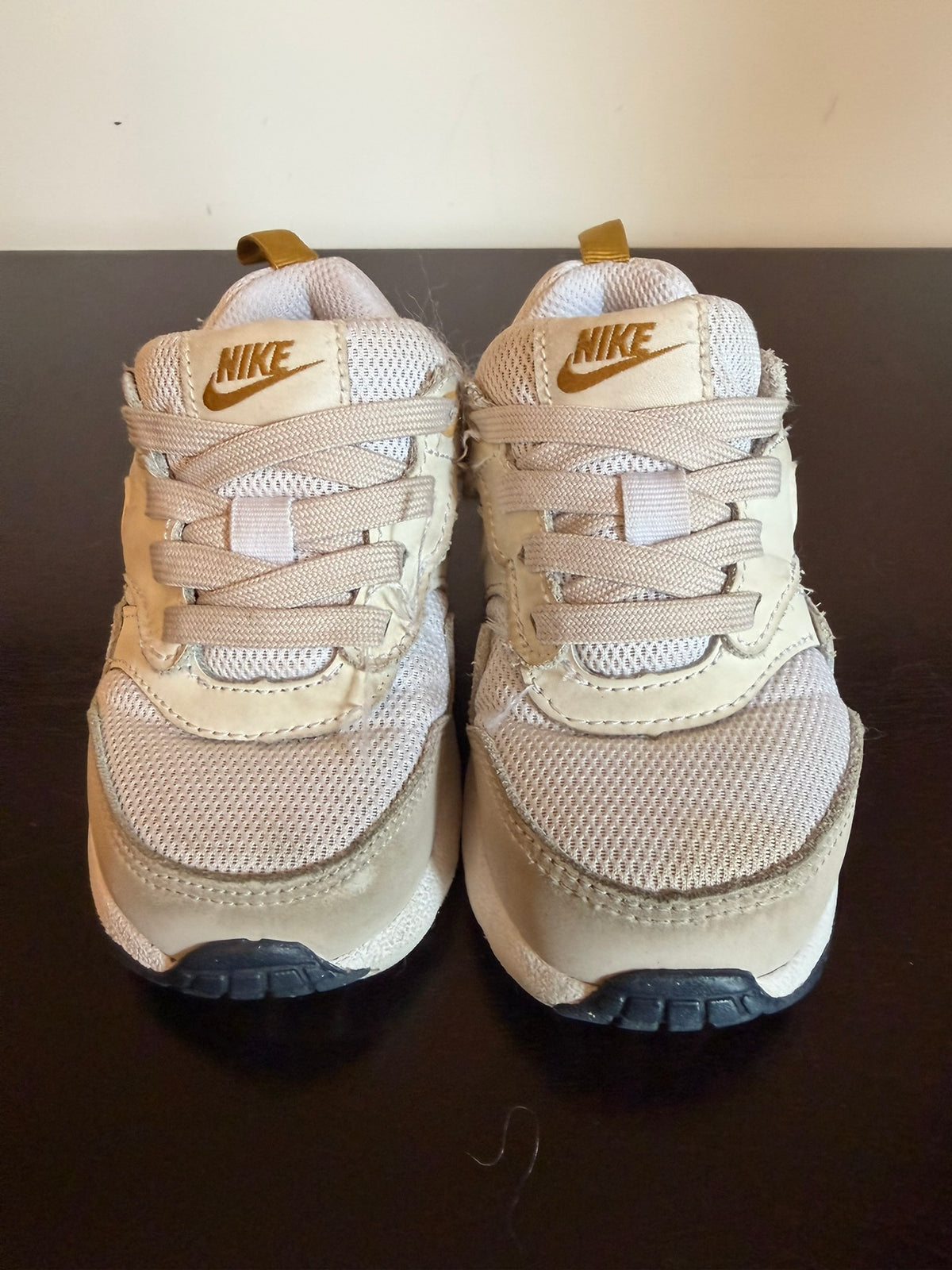 #85 Nike Air Max Cream and Tan Tennis Shoes, Girls 6C