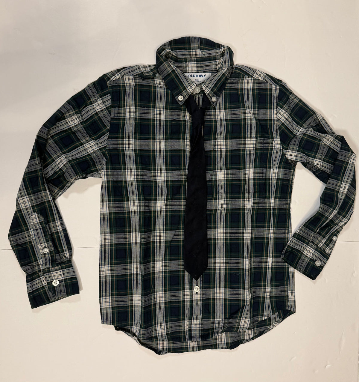 #141 Boys Medium 8 Old Navy Green and Navy Plaid Button Down and Tie Bundle