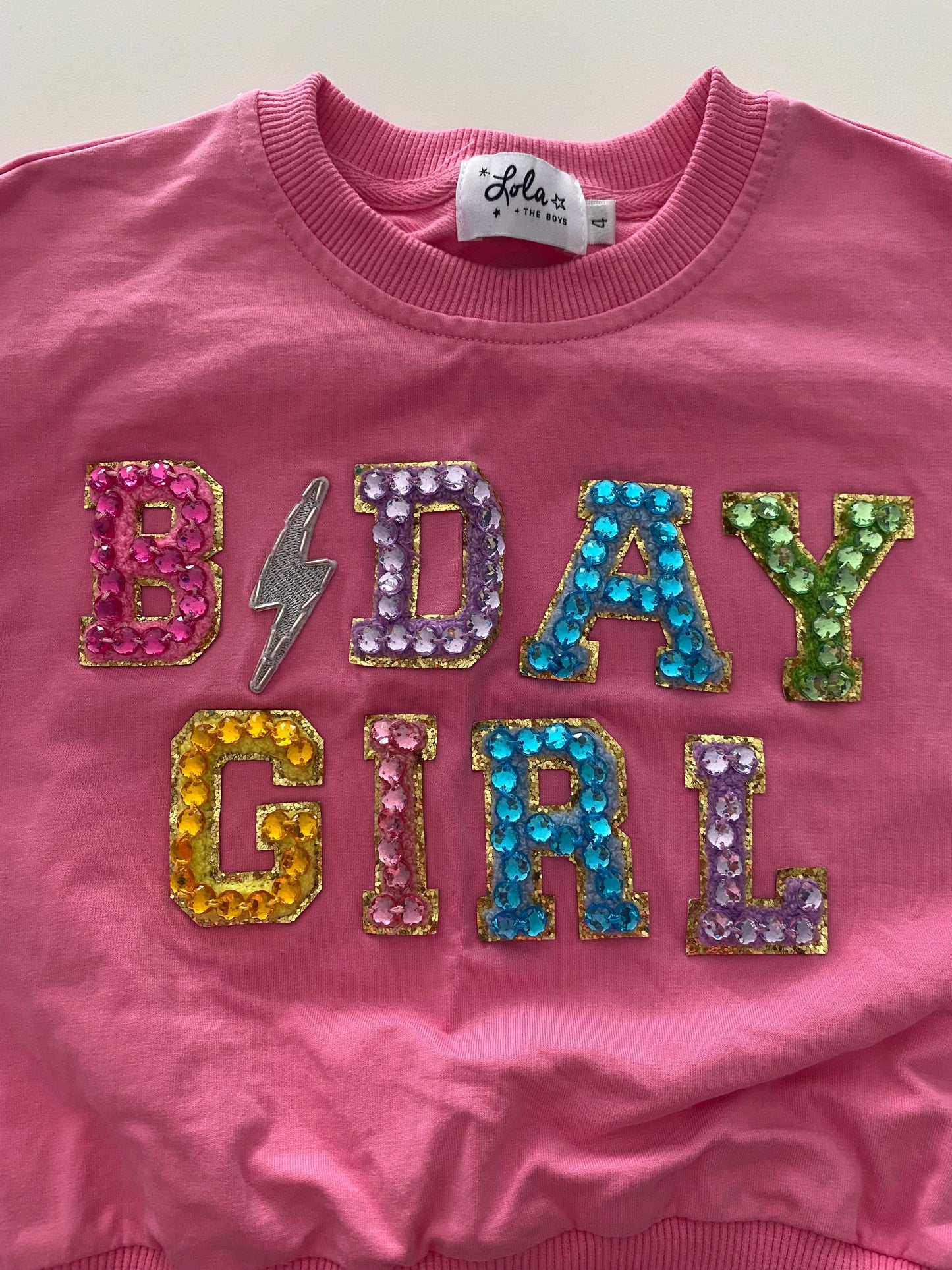 #117- Girls 4T, Lola + The Boys pink ‘bday girl’ sweatshirt, VGUC