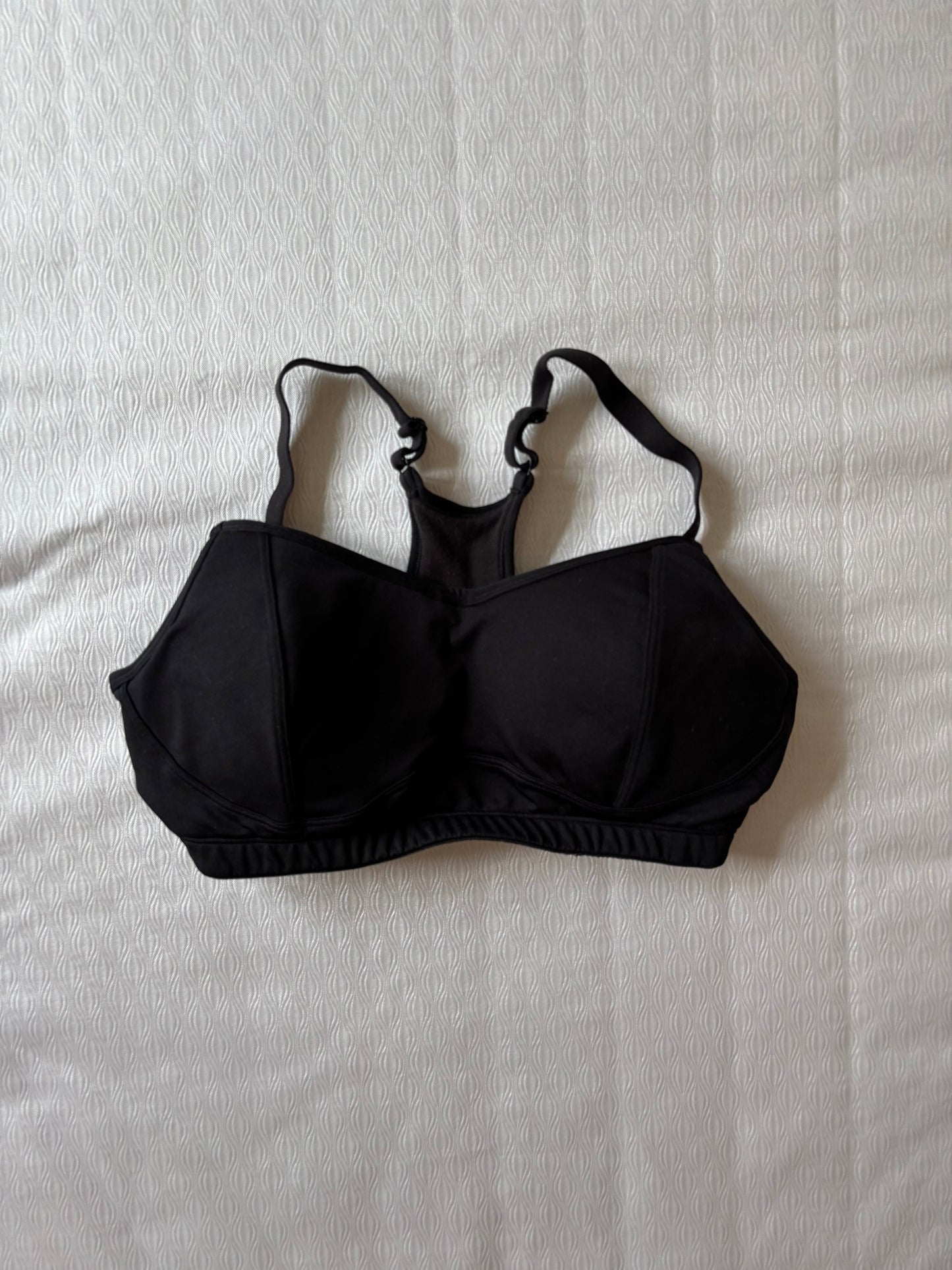 #70 padded black nursing bra size medium