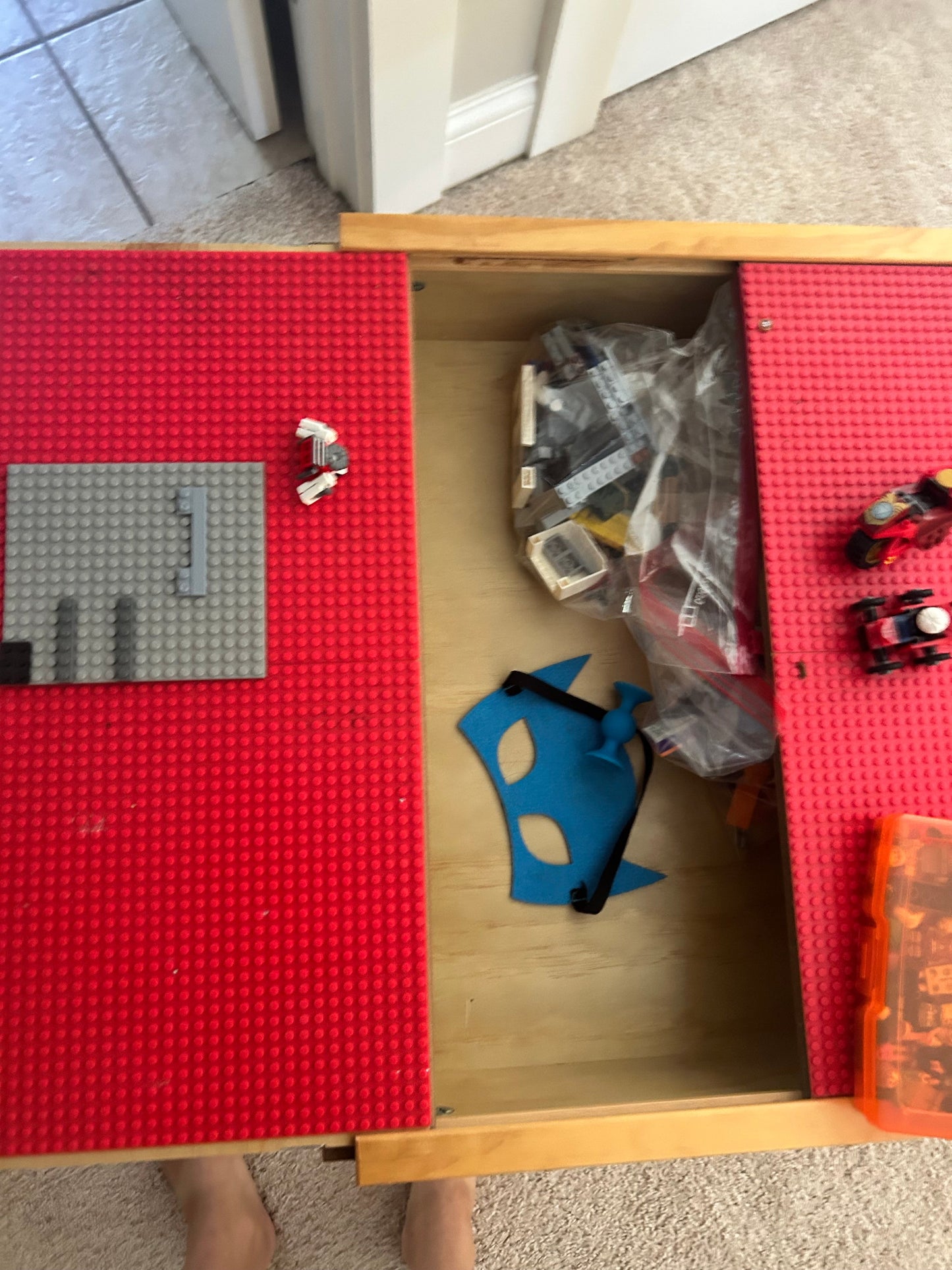 #70  REDUCED  Lego Table with storage PPU 45247