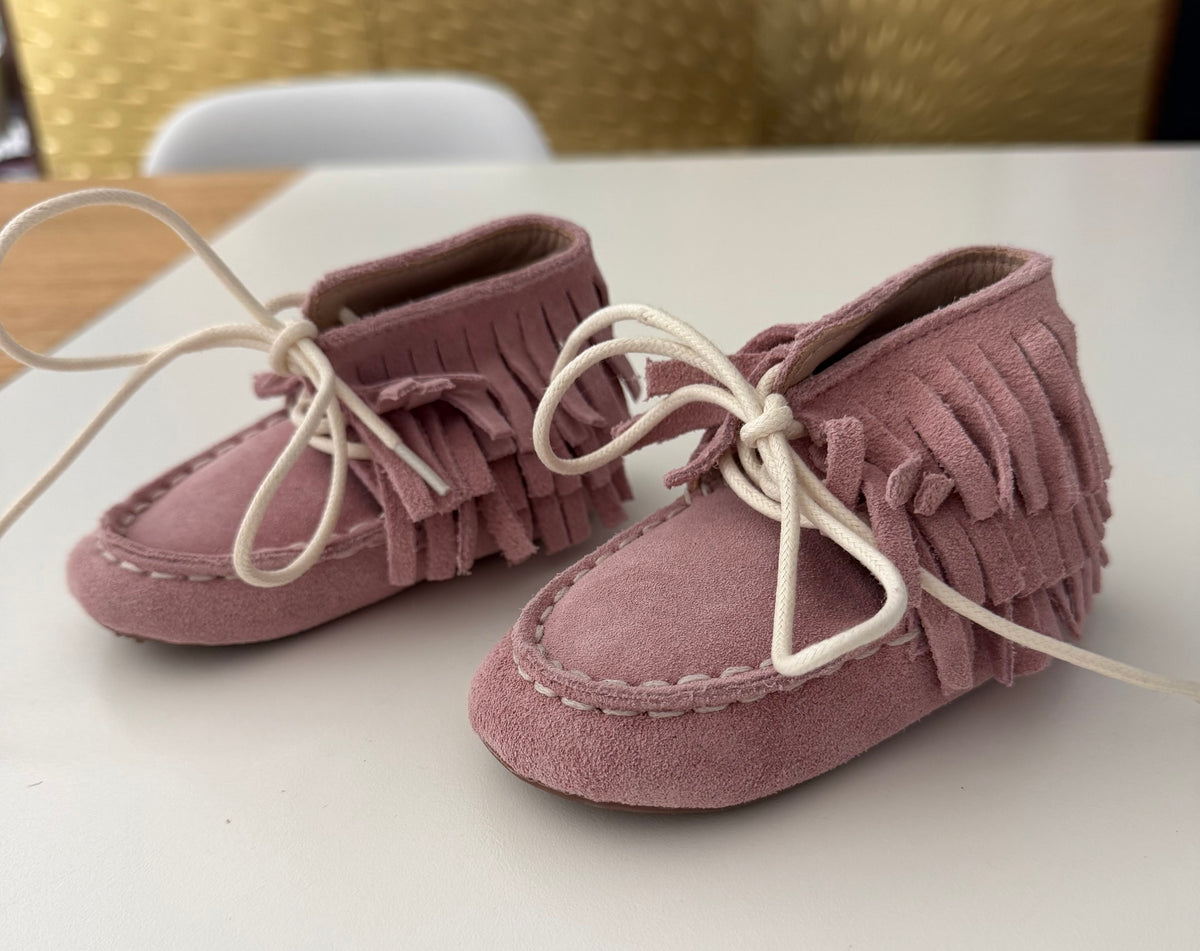 #117, Girls shoes 12-18M, Monkey Feet pink leather moccasin boots, New