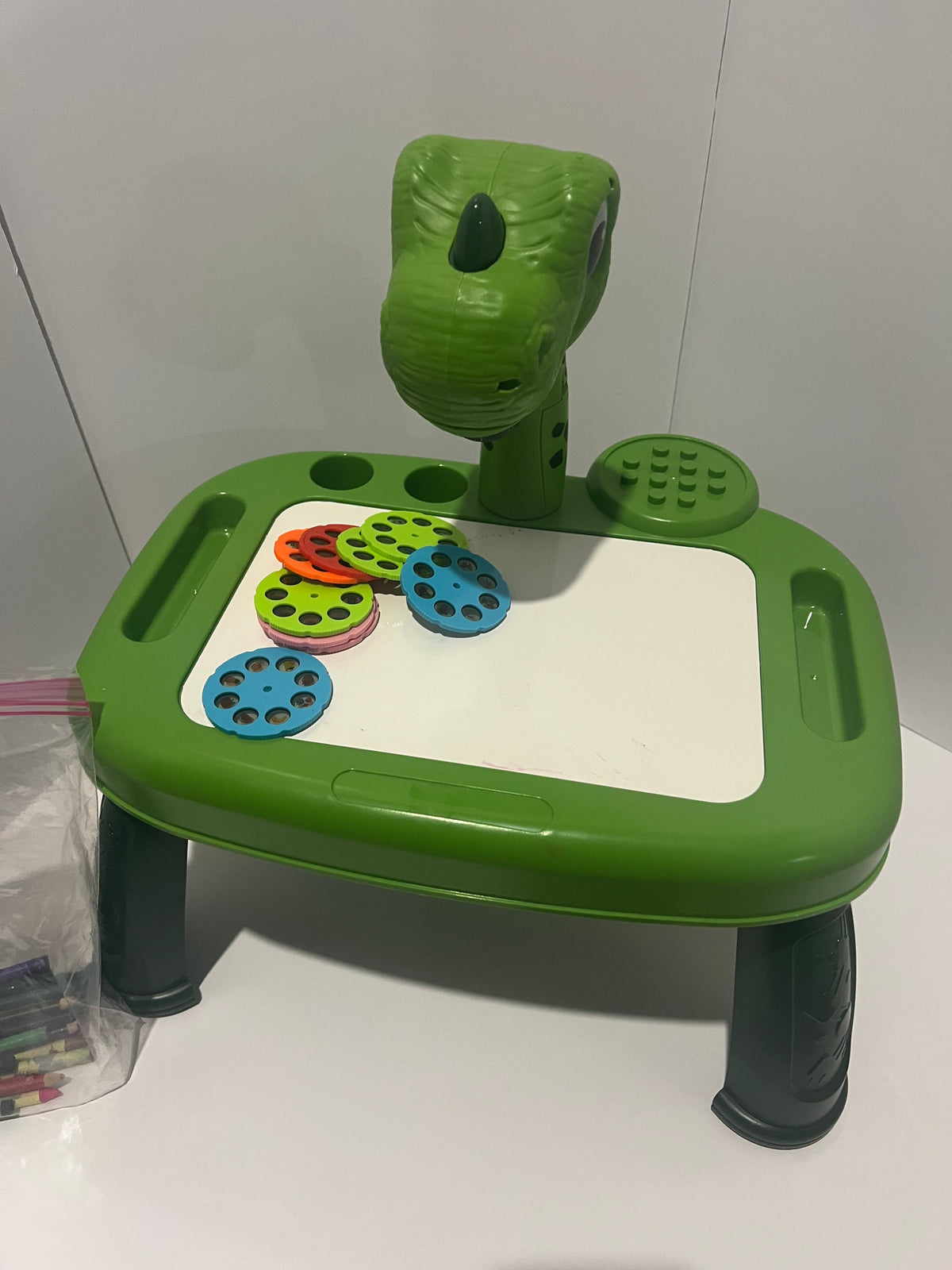 Seller #184 Boys Girls Dinosaur Projection 3T 4T 5T 4 5