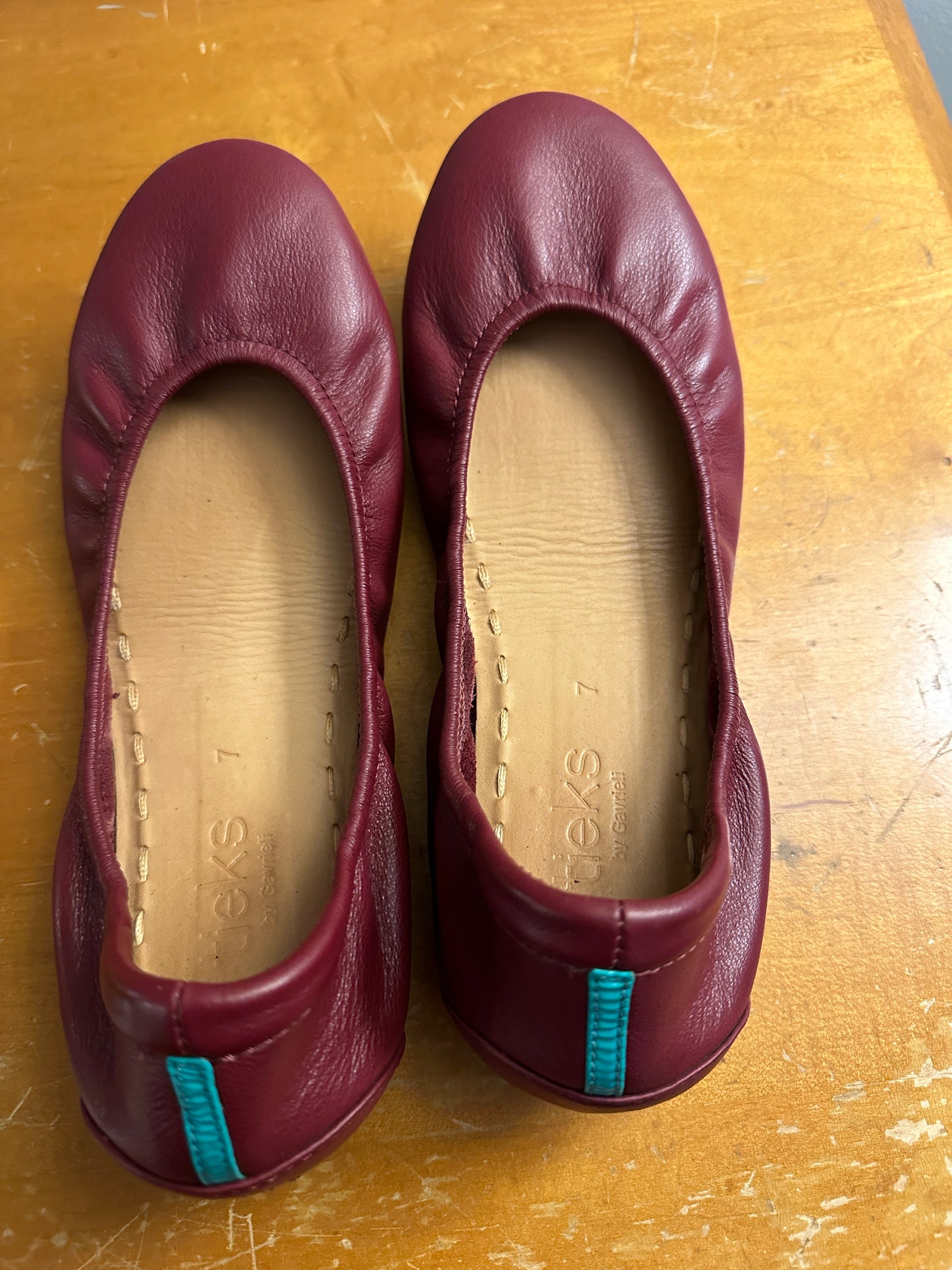 #8 Women's Tieks Size 7 Flats- Burgundy