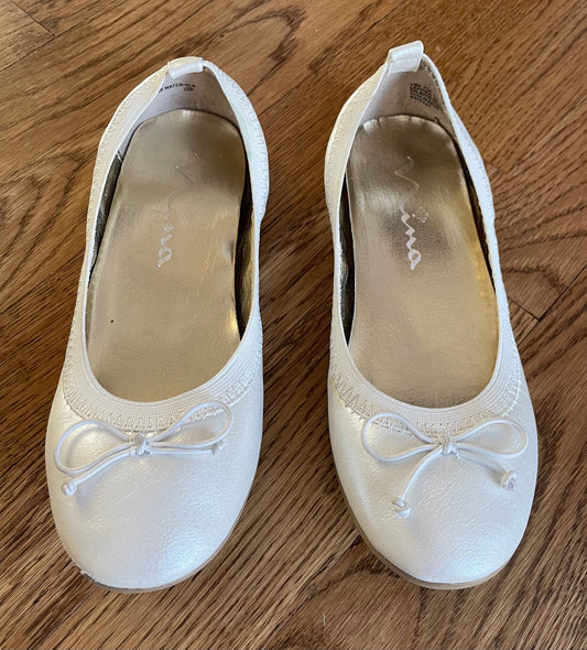 #5 girls Nina pearl cream ballet flats, size 2