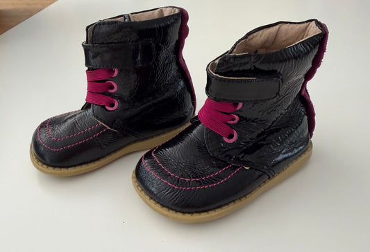 #117, Girls shoes 4c, Livie & Luca shiny black leather boots, GUC
