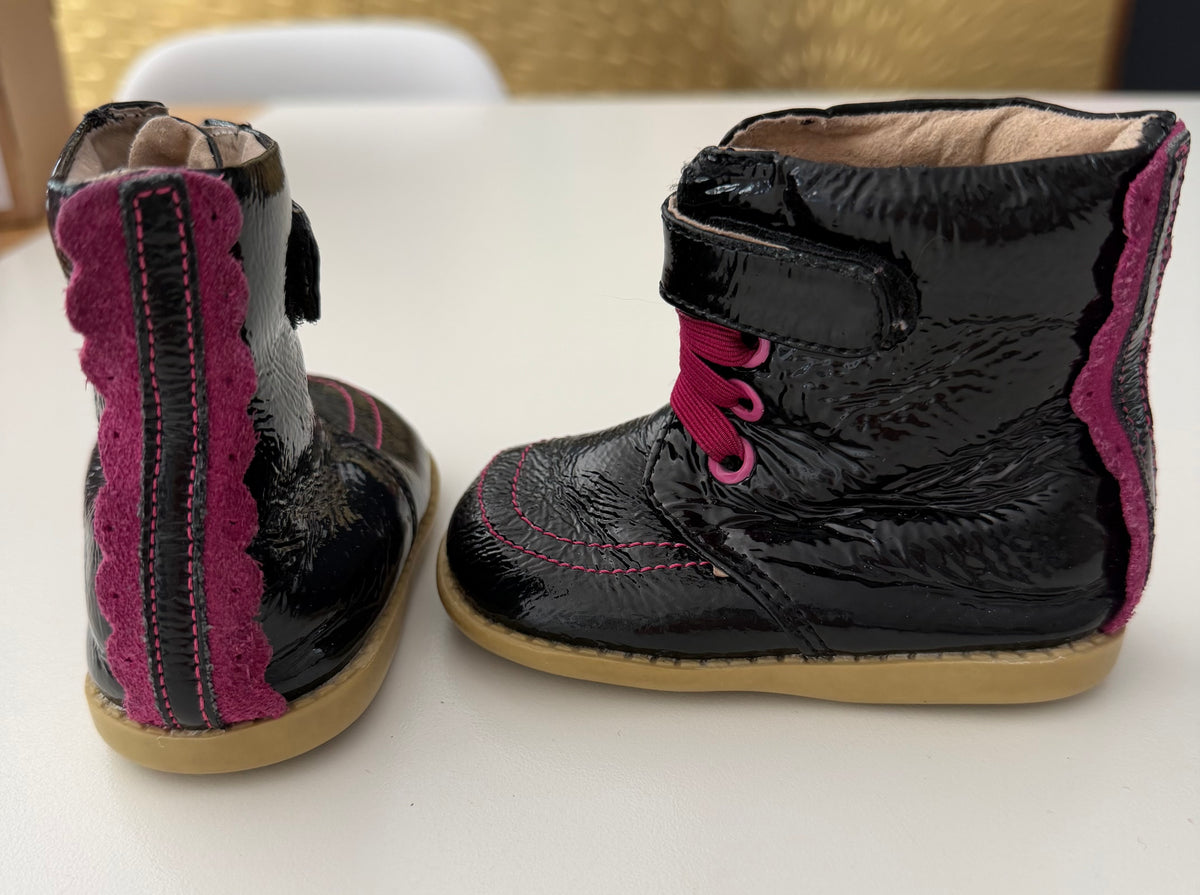 #117, Girls shoes 4c, Livie & Luca shiny black leather boots, GUC
