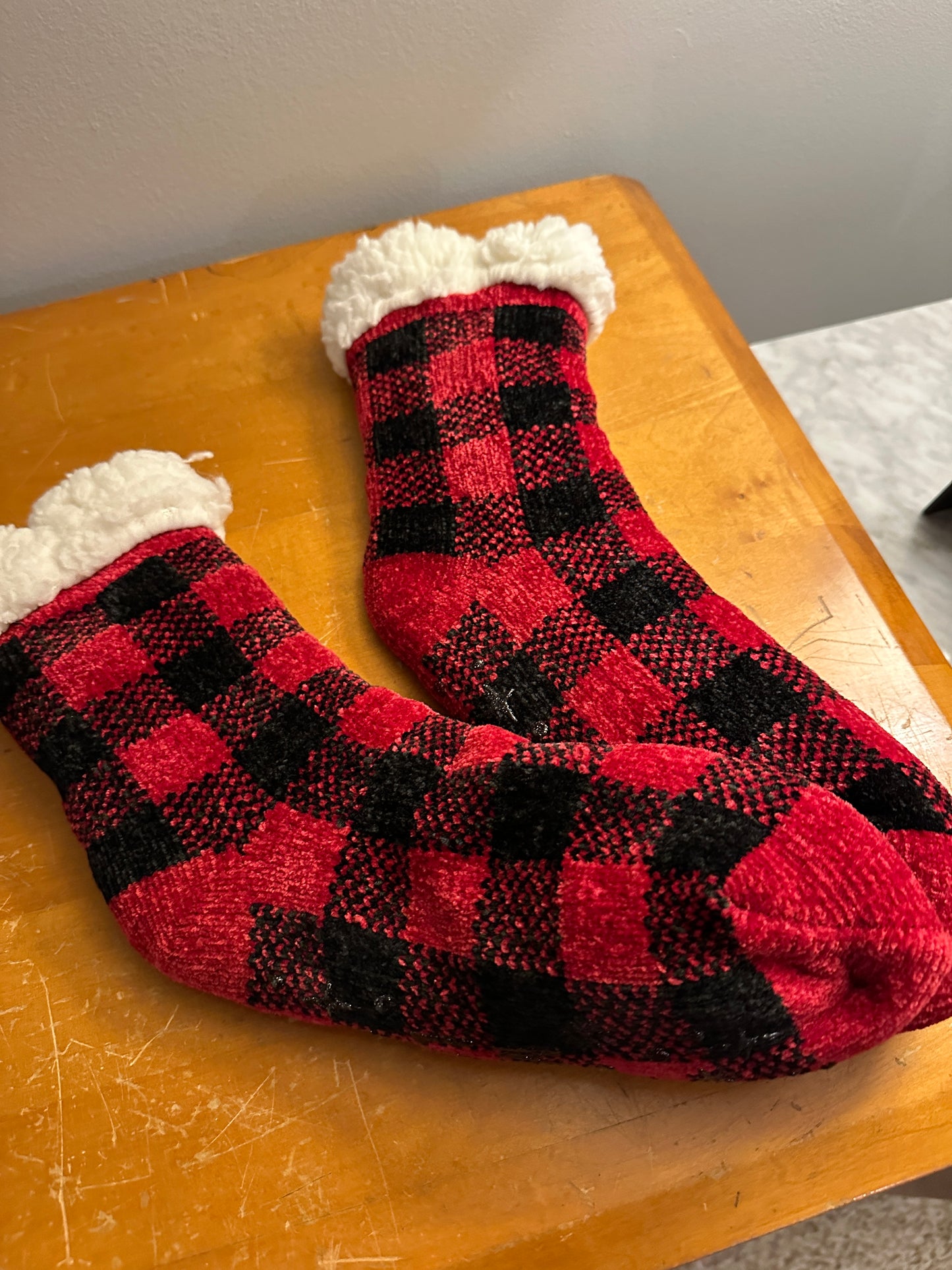 #8 Women's Muk Luk Slipper Socks- Buffalo Plaid-One Size Fits All